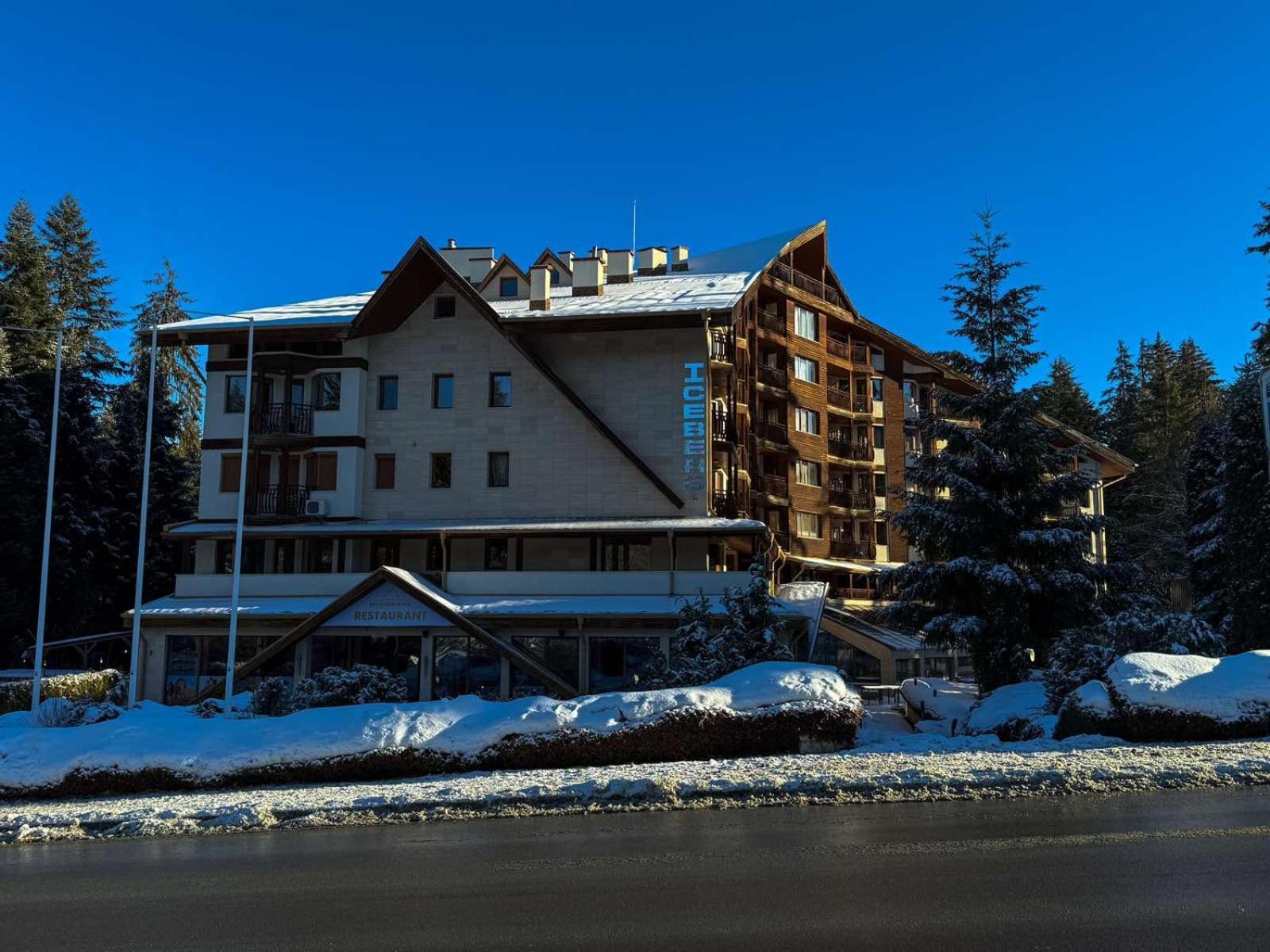 Hotel Iceberg Borowez Exterior foto